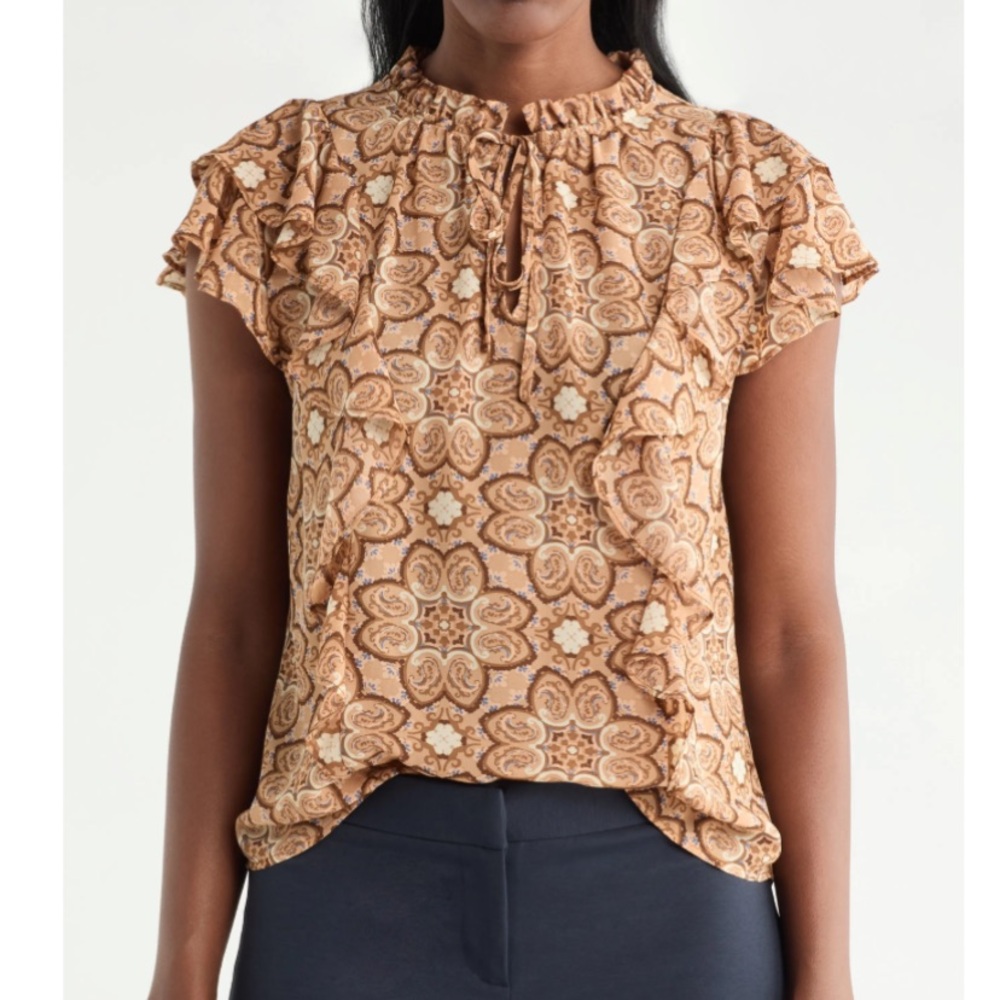 Pleione Women’s Blouse Top‎ NWT Small Taupe Floral Ruffled Cap Sleeves and Front